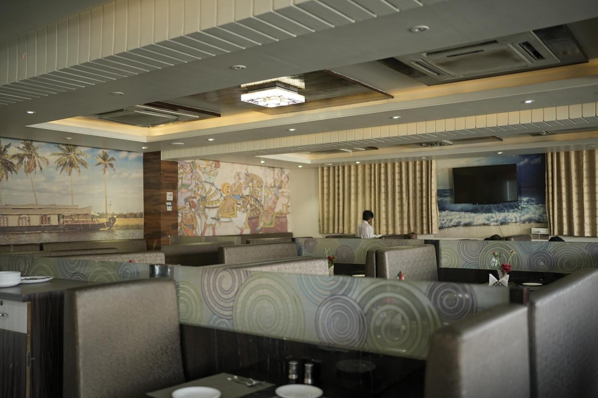 Atharva Hotel Kalaburagi Esterno foto